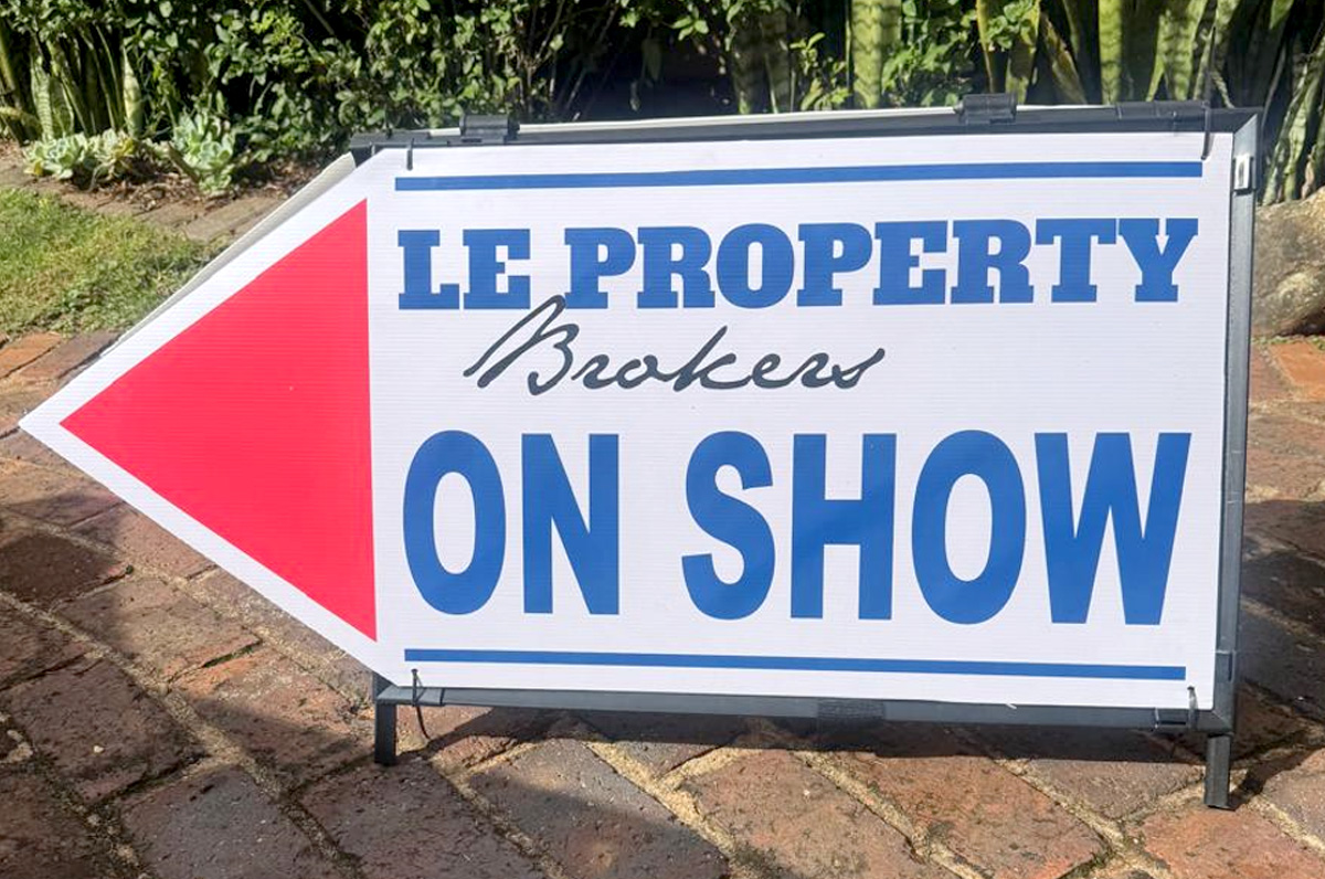 ON SHOW FRAME